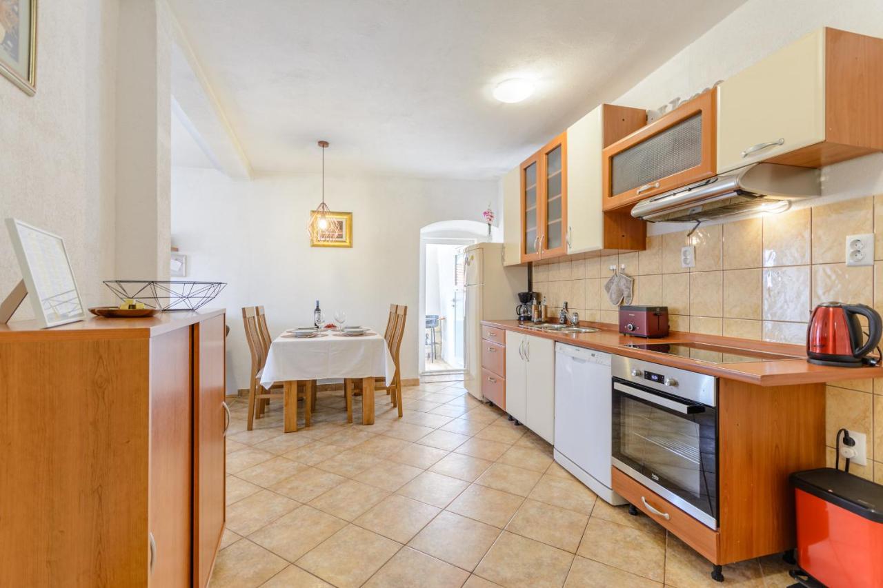 Apartman Mare Милна Екстериор снимка