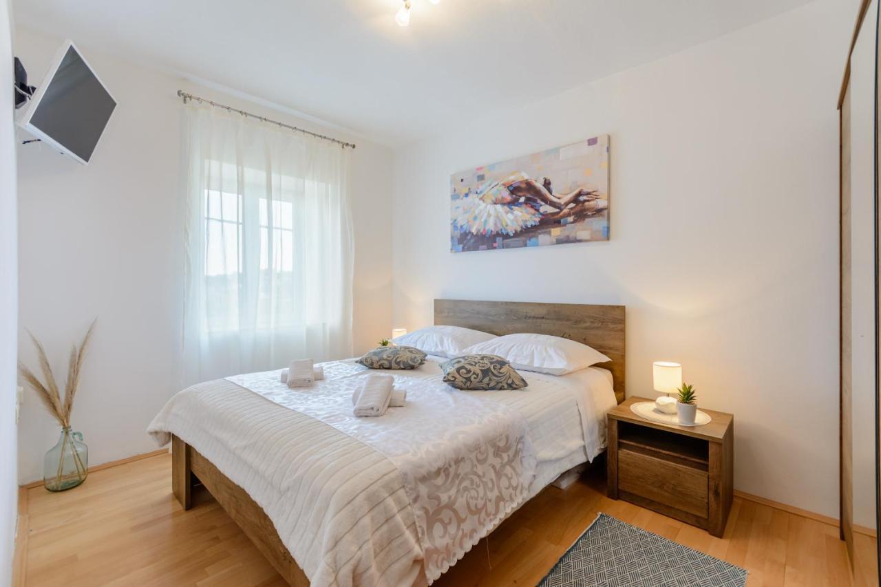 Apartman Mare Милна Екстериор снимка