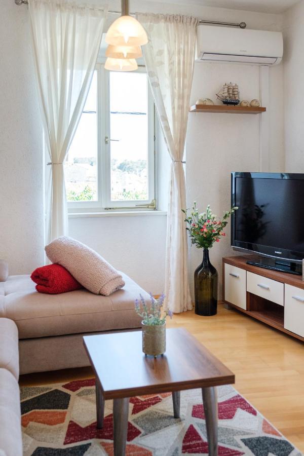 Apartman Mare Милна Екстериор снимка