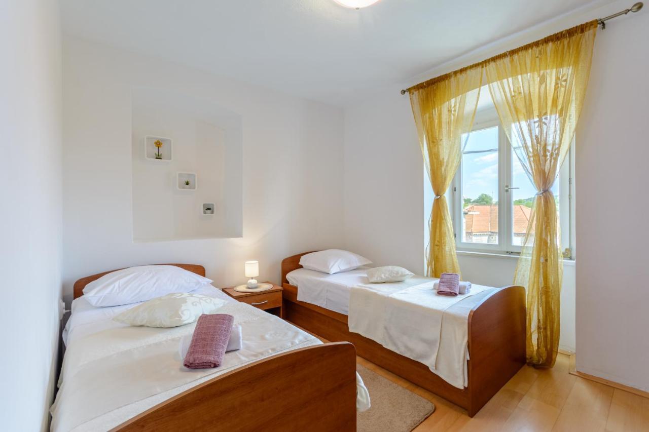 Apartman Mare Милна Екстериор снимка